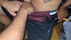 comendo o boy gostoso enquanto o namorado grava cada gemido e olhar