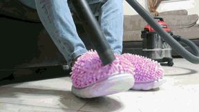 Vacuum cleaner and slippers WMV (1920x1080) FHD