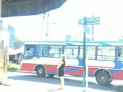 exhibiendo la concha y masturbándose en autobús con gente y sexo en una casa