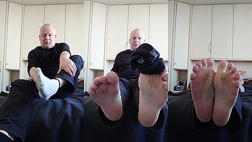 Mein Fußfetisch mit Sneaker Socken