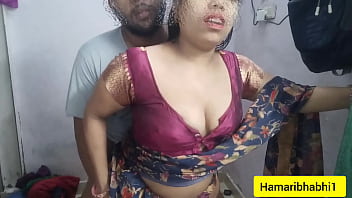 Hot Indian Desi Bhabhi Ki Saree Utha ke Chudai. Indian Desi Bhabhi Saree Sex Video.