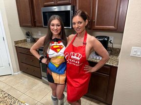 Live Lesbian Food Fuck Show