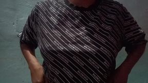Desi punjabi bhabhi ke beautiful boobs press