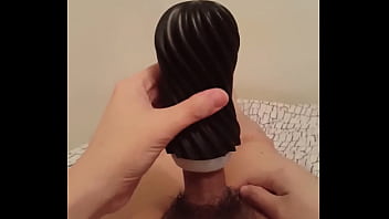 010 Masturbate using Tenga Flex (Moova)