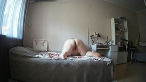 girlfriend with big round ass masturbates meaty pussy with sex toys