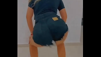 sofia dancando em casa 2