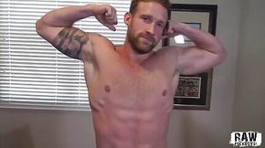 Bodybuilder Logan Carter jerks off his massive cock