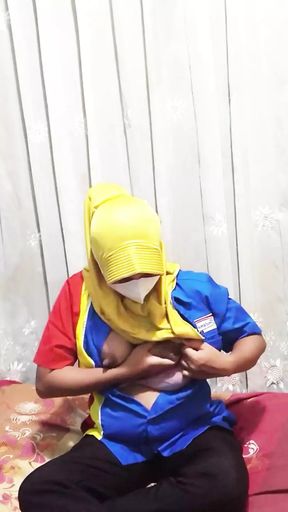 Indomaret Employee Girl Masturbates