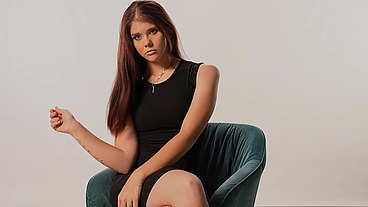 Nikita gets a surprising new look - shaved smooth (WIDE ANGLE VERSION)
