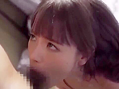 08330,A beautiful woman who feels