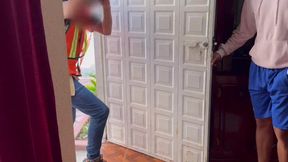 I pay a builder with a huge cock with sex