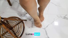 Watch my feet, you jerk off and cum now - Luna Daily Vlog - LunaxSun