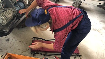 I went to the workshop to break the mechanic's ass