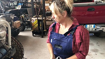 I went to the workshop to break the mechanic's ass