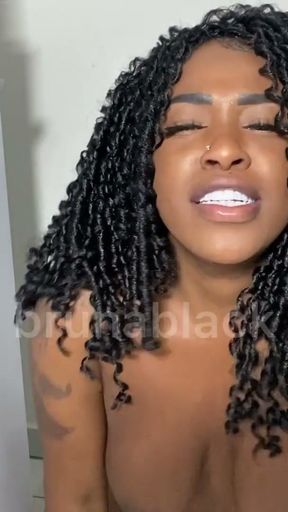 Full of horniness I played a very tasty Siririca and came a lot squirting.   Clip 1
