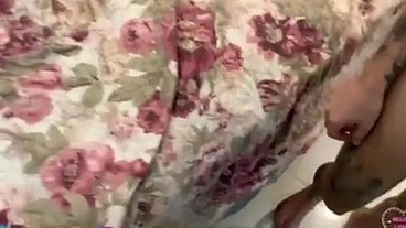 Ladrão rouba minha casa e ainda me fode sem camisinha / Thief steals my house and still fucks me without a condom