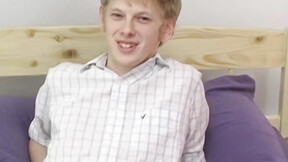 ”Blond twink Sky Sylvanus plays his cock & jerks off solo”