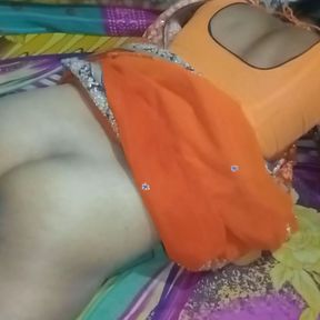 Haryanvi bhabhi&#039;s fresh chudai done by the neighbor