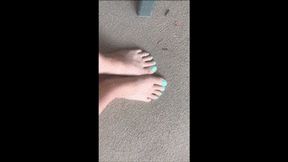 Showing off my MINT GREEN TOENAILS! mp4 720