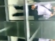 Elevador exihionismo.