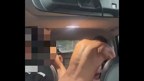 PASSAGEIRO PEGA CARRO DE APLICATIVO E FODE NO BANCO DE TRAZ