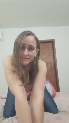 Masturbation and Fingering of a Beautiful Woman Alone at Home Homemade XXX 18