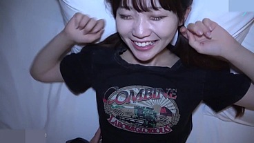 Uncensored, 18-year-old slender black-haired Japanese beauty. Blowjob, Paipan creampie sex,