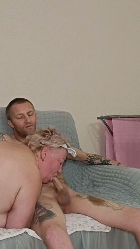 mother-in-law swallowed a mouthful of cum after jerking off and blowjob   Clip 1