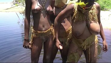 This lucky African villager got 2 girlfriends