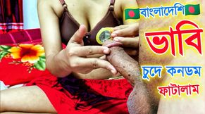 Bangladeshi Bhabhi fucked with condom is broken