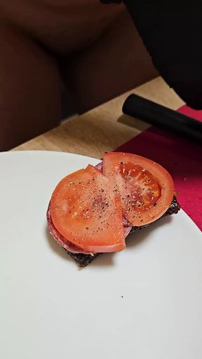 The new Emma&#039;s cooking show. S1E2: garlic breads and naked tits.