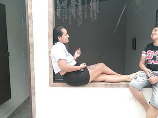 me follo la mujer de mi mejor amigo en la entrada de su casa