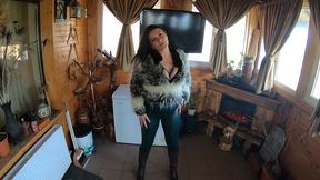 tight green leather pants cameltoe – blowjob & doggy with cum on my fur coat & downjacket