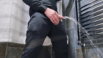 AMATORIALE IN ELEGANZA | SBORRA IN ABITO ELEGANTE E UN CAZZO ENORME - RAGAZZO SEXY ITALIANO