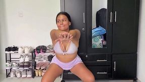 The Latina maid applies her body for the satisfaction of her employer