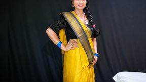 MALKIN NE APNE CHOR NOKAR KO CHORI KARATE PADKA PHIR USI SE APNI CHUT MARWA LI