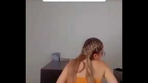 Que rico como se masturba pensando en su t&iacute_o