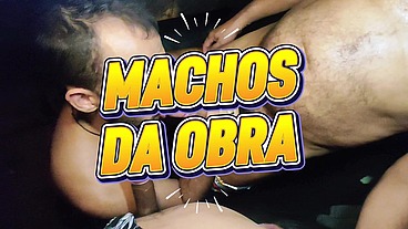 suruba entre pedreiros enquanto a obra atrasa.