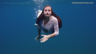 First underwater erotic video