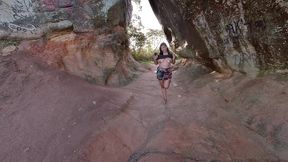 dogging na praia: minha hotwife se masturba e mija na frente do mar!