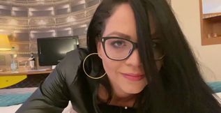 Selfie while I'm waiting for my friend photographer Andre
