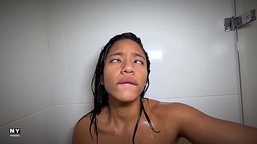 A delicious pussy licking in the shower to start the day