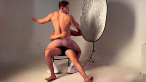 sesion de fotos con el fotografo y me la termina chupando