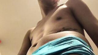 Stripping – Film POV în prim-plan cu curve gay americane mature amatori care sunt futute anal