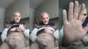 torogrosso - update #9 - sborrata con la mano in primo piano sporca di sperma - may 21, 2024