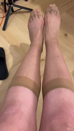 Show off Your Feet in Beige Knee-high Socks