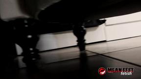 ”Queen Gia Love Corners You To Smother You With Her Feet”