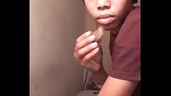 Girl gets naked on periscope