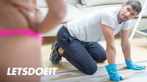 Luna Corazon's soaked pussy&#x1F32E;&#xFE0F; enjoys the janitor's massive cock&#x1F346; in a hotel room