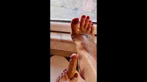 Masturbate for Dildo by Foot